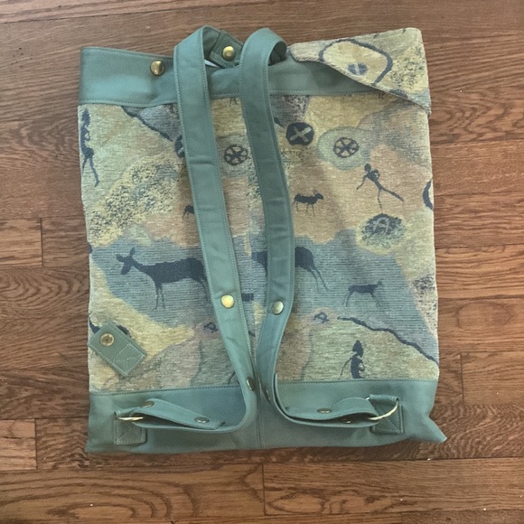 Carson Rogers beautifully patterned backpack in excellent condition - Picture 9 of 9